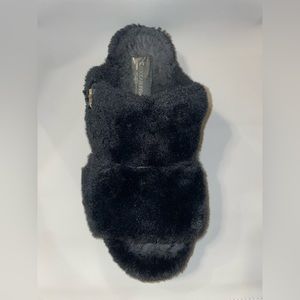 Koolaburra by UGG fuzzy slippers